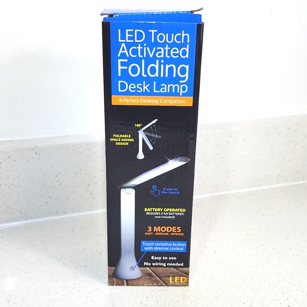 LED desk lamp, touch 3 dimming modes battery operated New in box